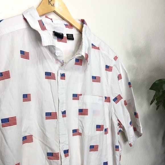 Mens Mad Engine American Flag Short Sleeve Button Down - Picture 2 of 5